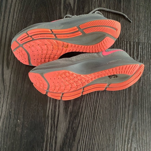 🍍NIKE AIR RUNNING🍍size 7🍍H-2 - Picture 2 of 3